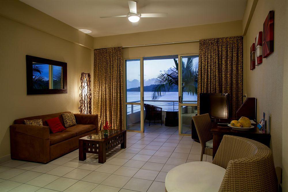 ชานทิลลีส์ ออน เดอะเบย์ Hotel พอร์ตวิลา ภายนอก รูปภาพ