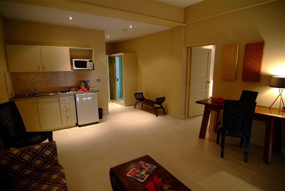 ชานทิลลีส์ ออน เดอะเบย์ Hotel พอร์ตวิลา ภายนอก รูปภาพ