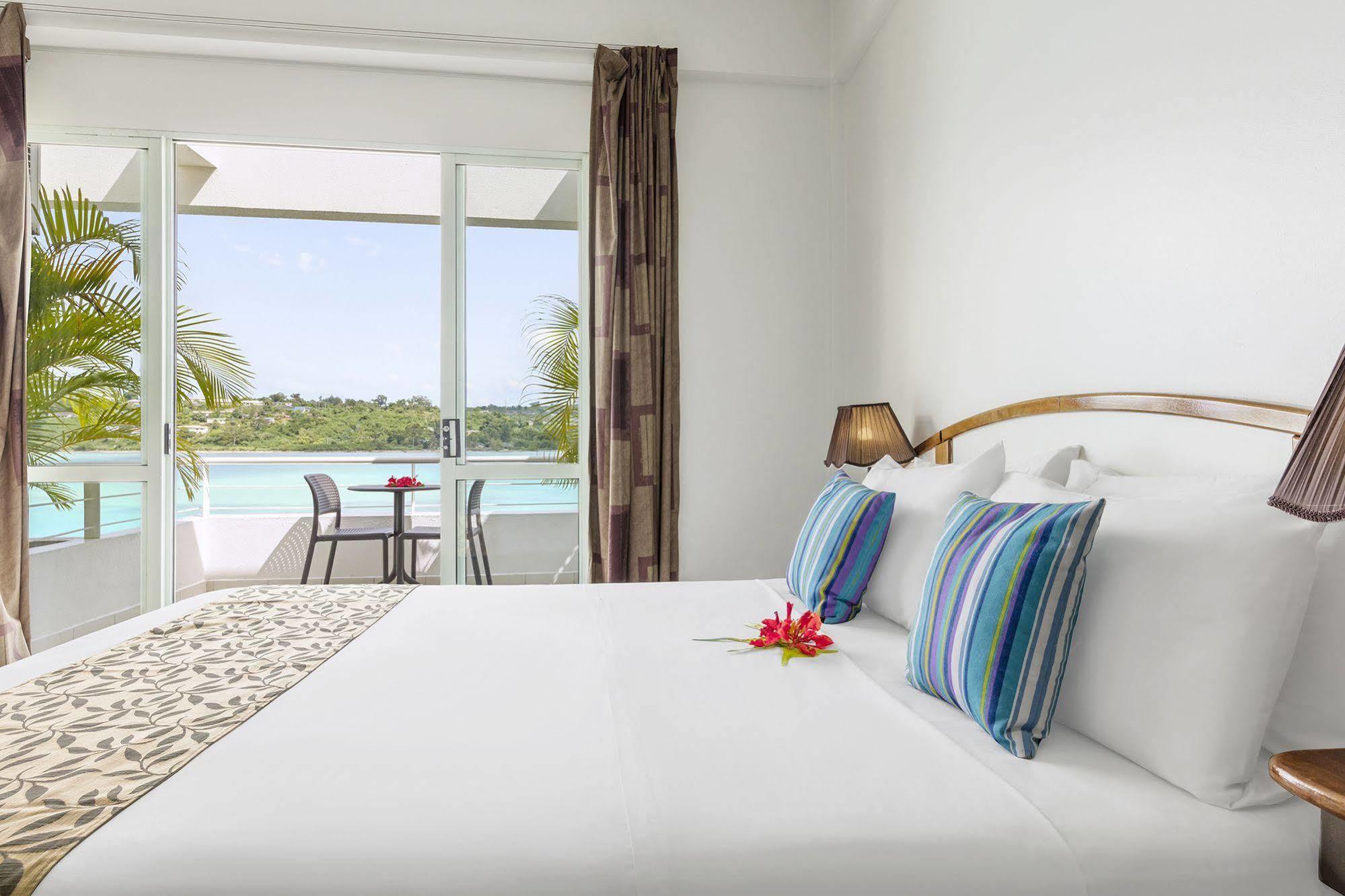ชานทิลลีส์ ออน เดอะเบย์ Hotel พอร์ตวิลา ภายนอก รูปภาพ